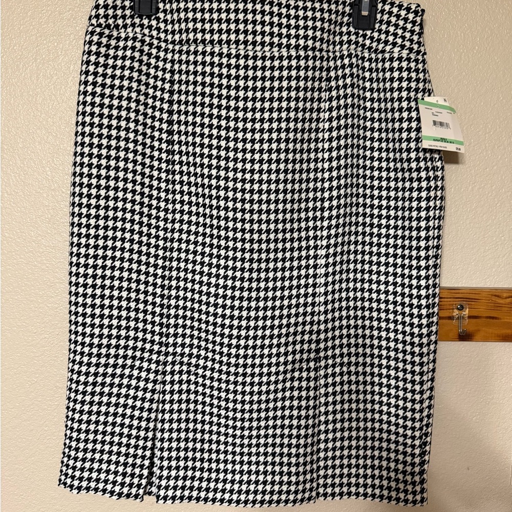 Kasper Black and White Houndstooth Pencil Skirt